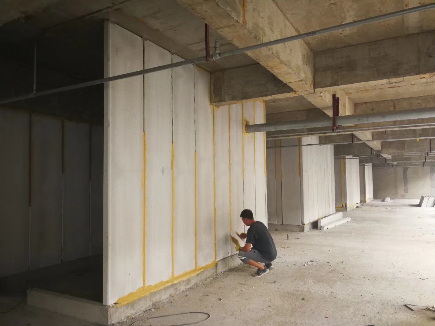 潍城无机发泡轻骨料混凝土隔墙板施工技术性能研究